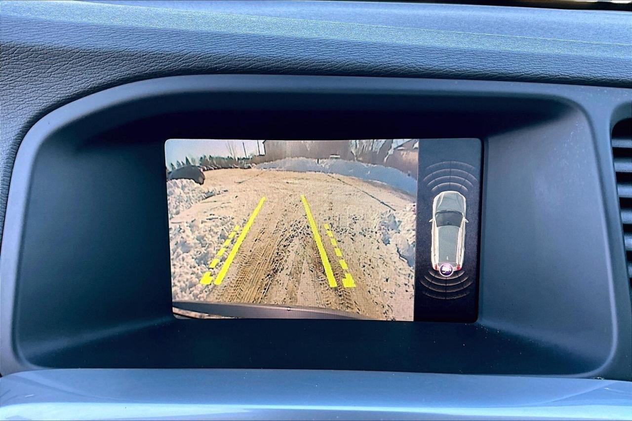 2017 Volvo V60 Cross Country T5 Premier | Heated Leather | Sunroof | AWD Photo