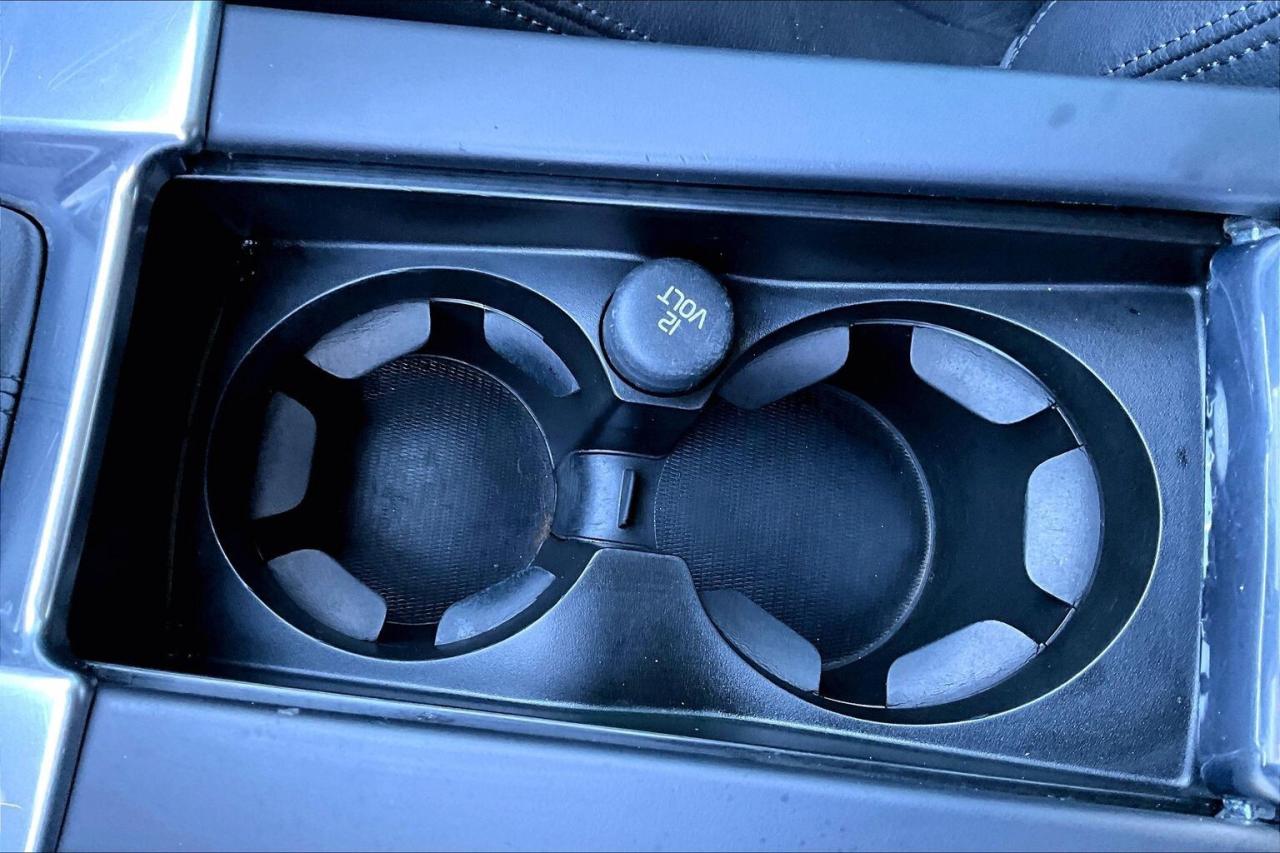 2017 Volvo V60 Cross Country T5 Premier | Heated Leather | Sunroof | AWD Photo