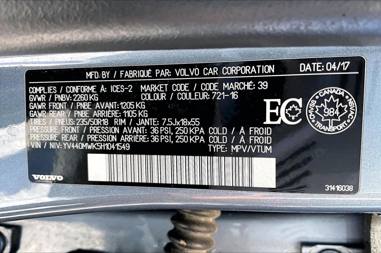 2017 Volvo V60 Cross Country T5 Premier | Heated Leather | Sunroof | AWD Photo