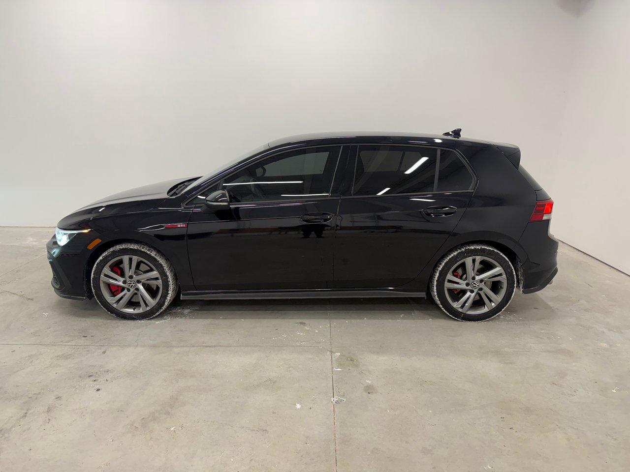 2023 Volkswagen Golf GTI Autobahn Photo2