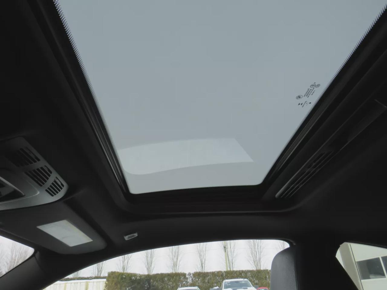 2016 BMW 4 Series 435i xDrive (**CLEAN TITLE/NO ACCIDENTS!!**SAFETY/CERTIFIED**AWD**ALLOY RIMS**FOG LIGHTS**LEATHER**NAVIGATION**SUNROOF**CD PLAYER**HEATED SEATS**PUSH BUTTON START**POWER SEATS**REVERSE CAMERA**DUAL CLIMATE CONTROL**RUBBER MATS**CRUISE CONTROL**BLUETOOTH** Photo