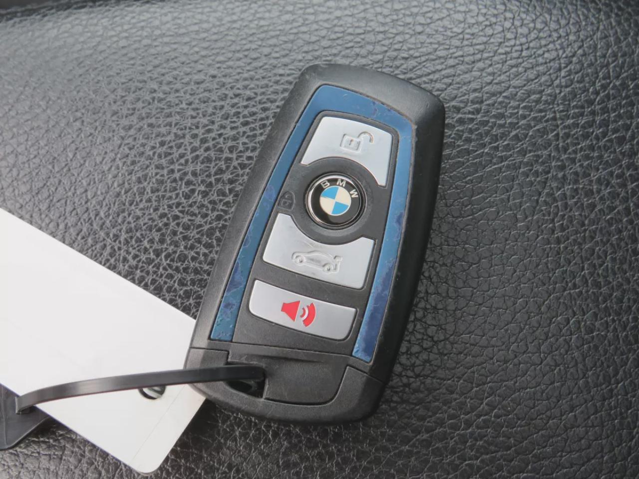 2016 BMW 4 Series 435i xDrive (**CLEAN TITLE/NO ACCIDENTS!!**SAFETY/CERTIFIED**AWD**ALLOY RIMS**FOG LIGHTS**LEATHER**NAVIGATION**SUNROOF**CD PLAYER**HEATED SEATS**PUSH BUTTON START**POWER SEATS**REVERSE CAMERA**DUAL CLIMATE CONTROL**RUBBER MATS**CRUISE CONTROL**BLUETOOTH** Photo