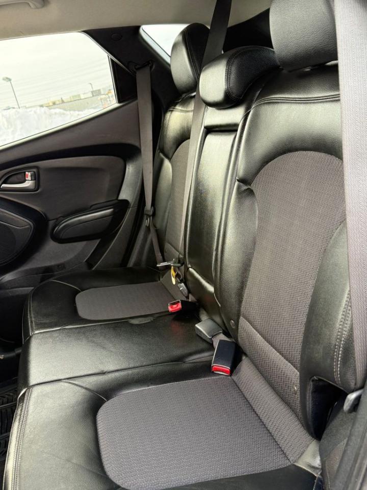 2011 Hyundai Tucson GLS 4dr Front-Wheel Drive Automatic Photo