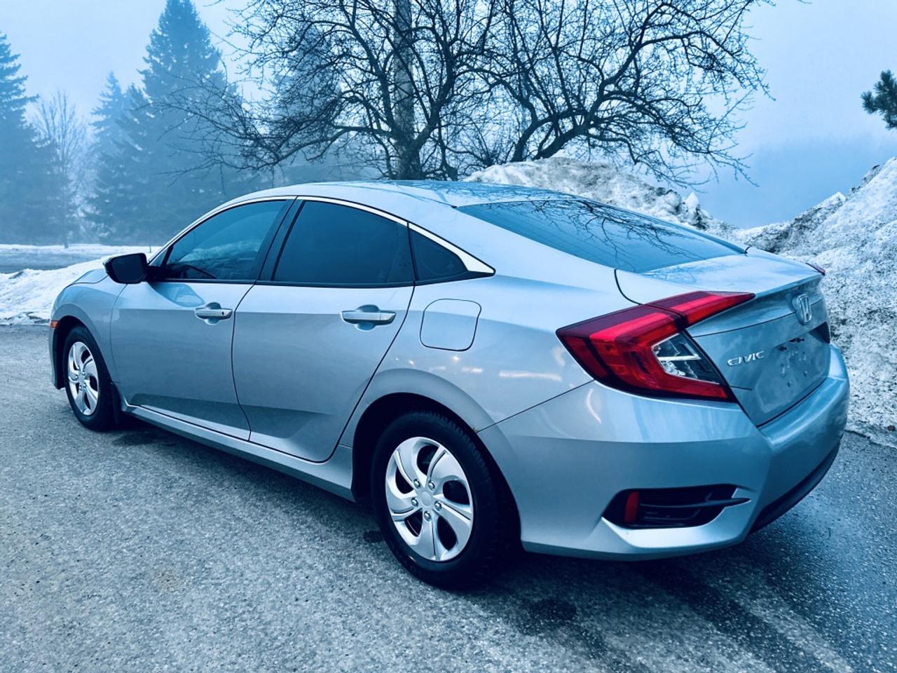 2017 Honda Civic SEDAN LX Photo