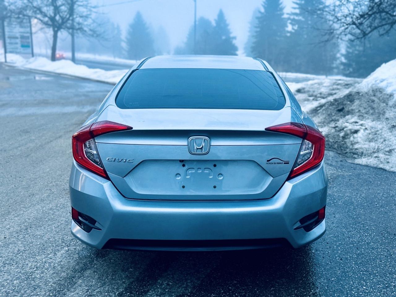 2017 Honda Civic SEDAN LX Photo