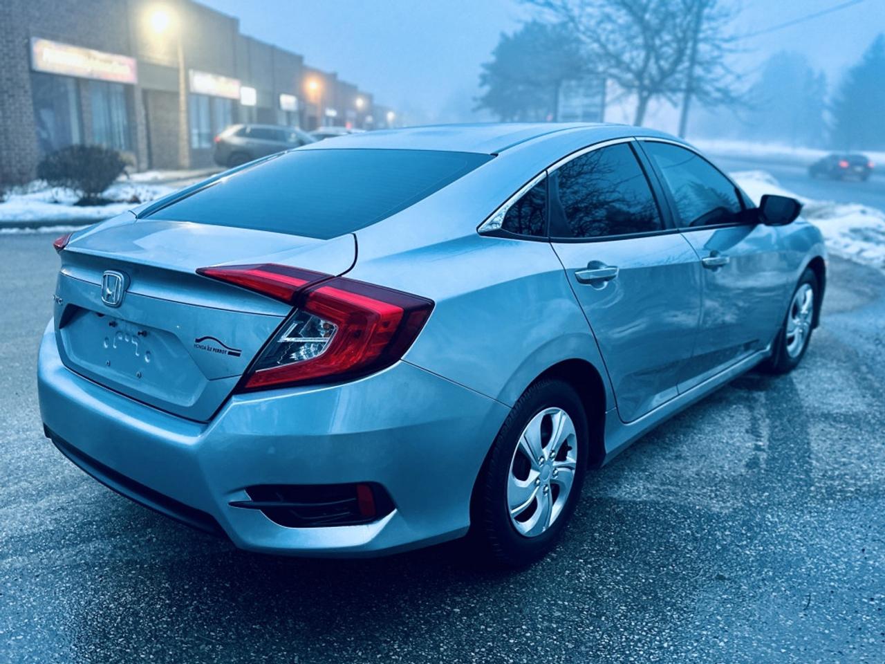 2017 Honda Civic SEDAN LX Photo