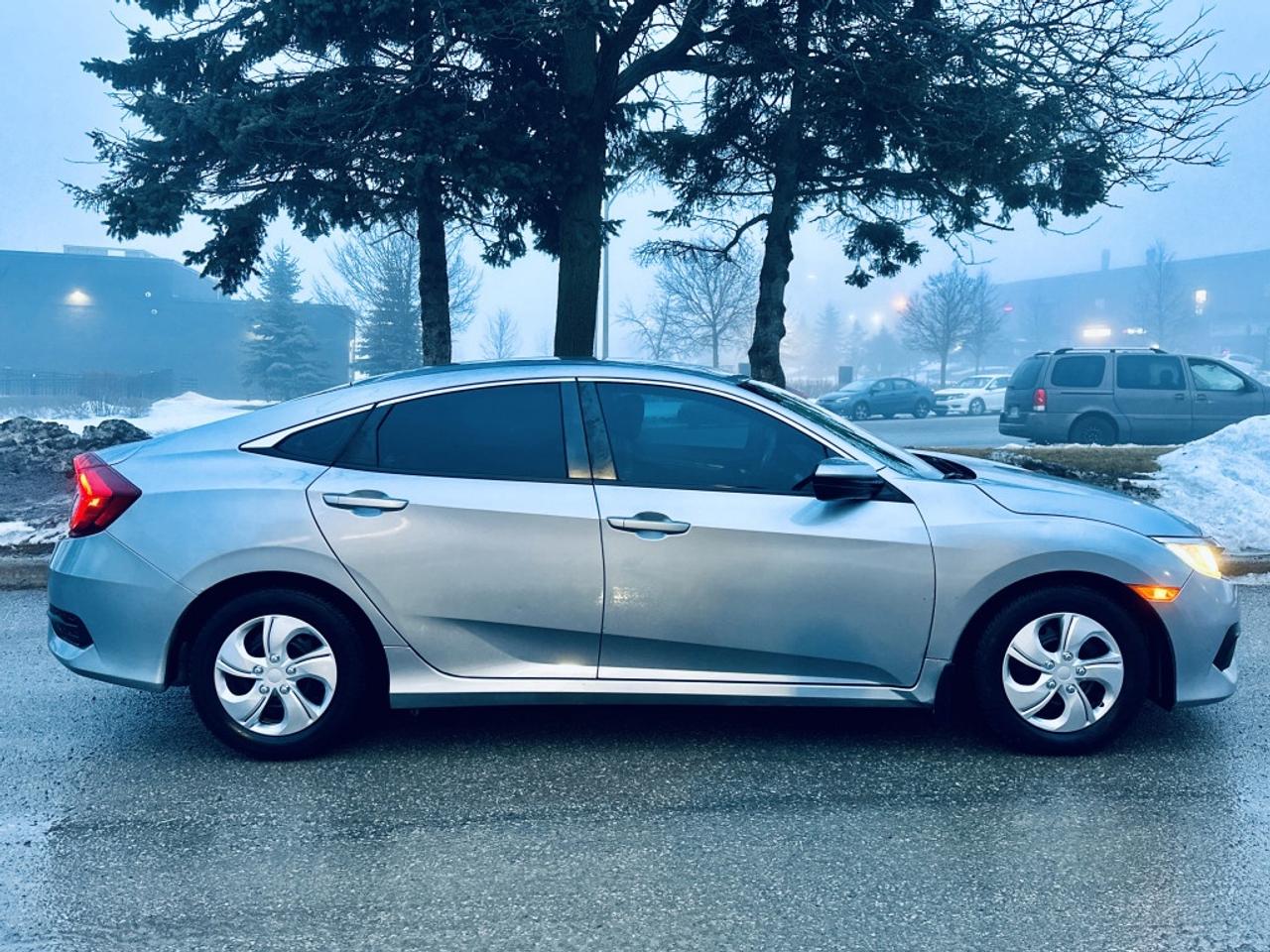 2017 Honda Civic SEDAN LX Photo