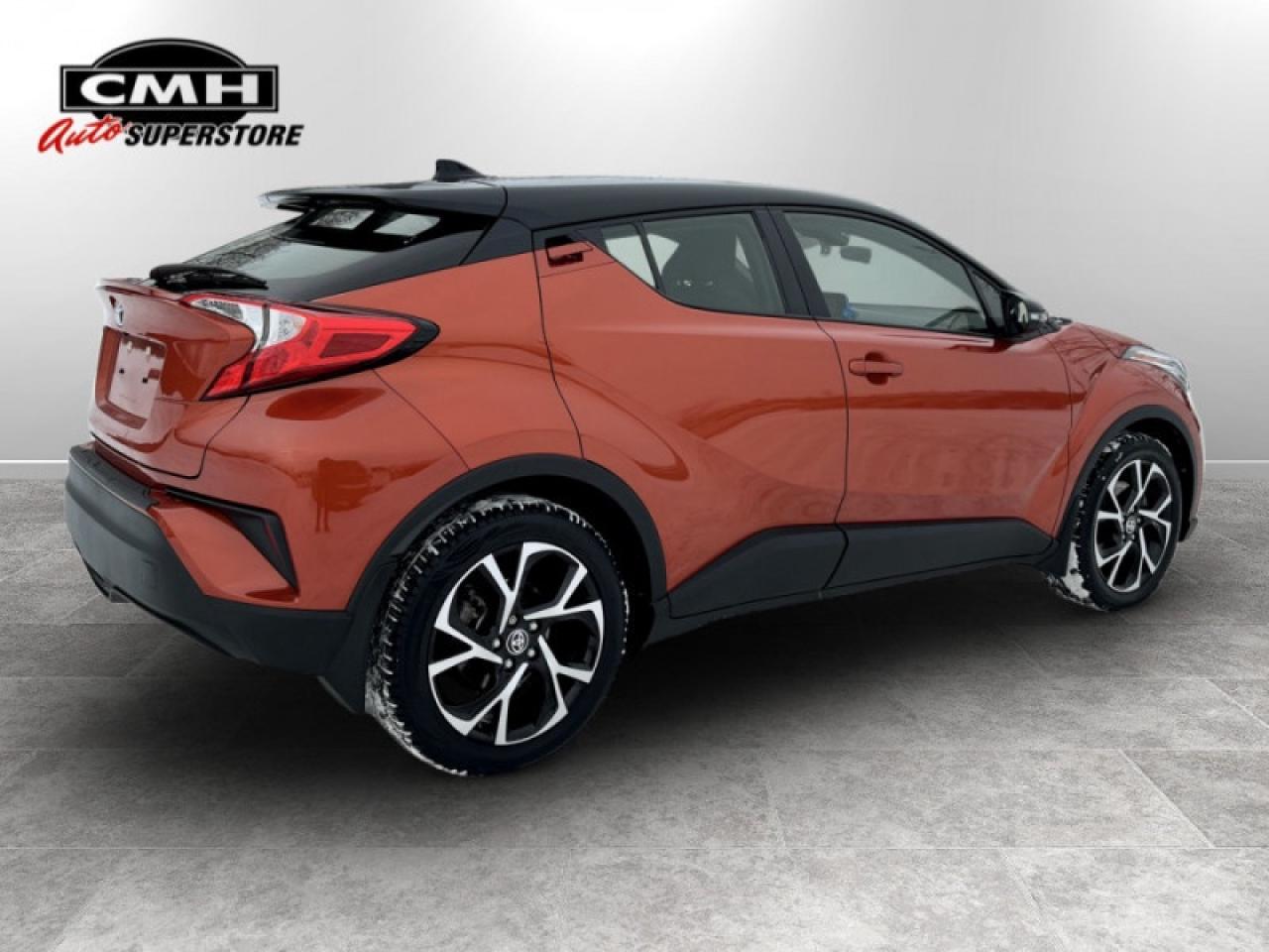 2021 Toyota C-HR XLE Premium  - Low Mileage Photo4