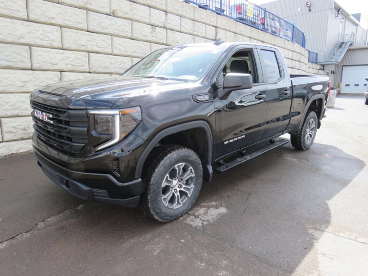 4WD Double Cab 147 Pro, 10-Speed Automatic, Gas V8 5.3L/325