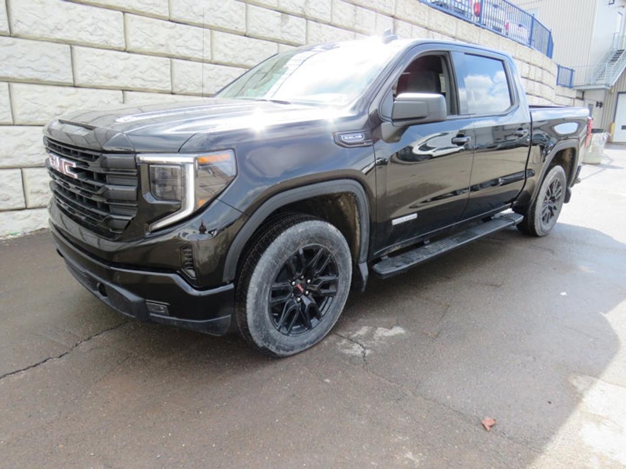 4WD Crew Cab 147 Elevation, 10-Speed Automatic, Gas V8 5.3L/325