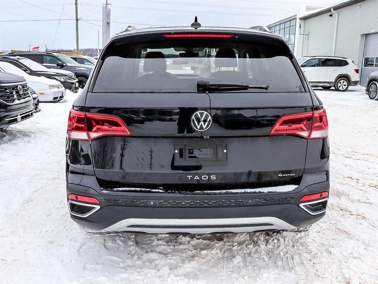 2024 Volkswagen Taos Highline Photo