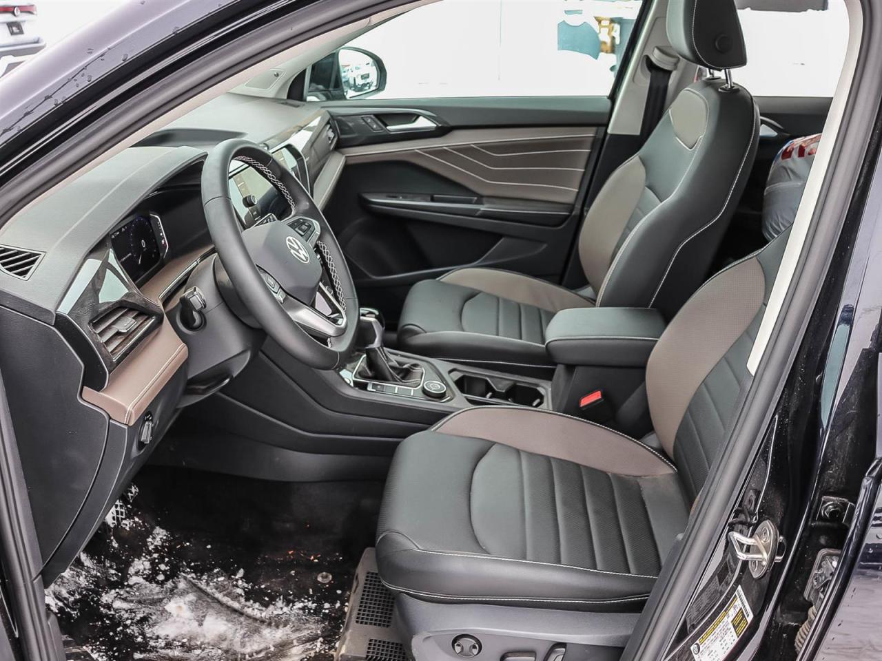 2024 Volkswagen Taos Highline Photo