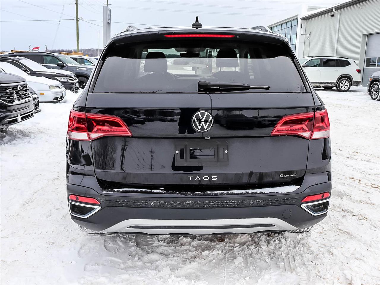 2024 Volkswagen Taos Highline Photo3