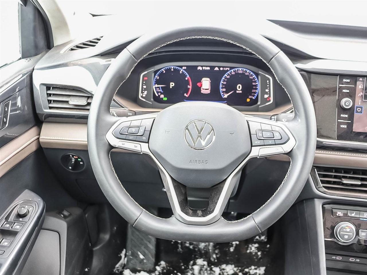 2024 Volkswagen Taos Highline Photo