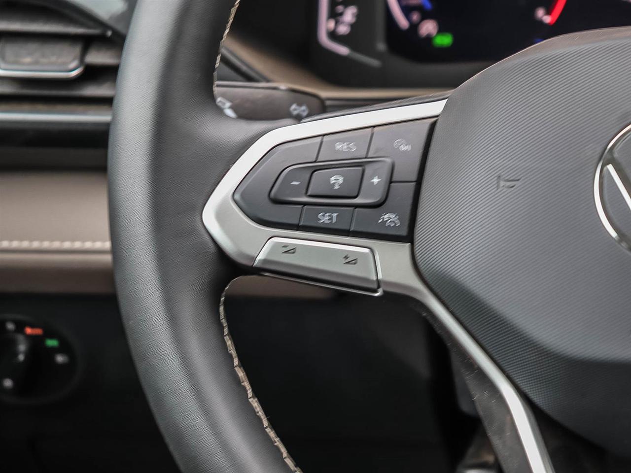 2024 Volkswagen Taos Highline Photo