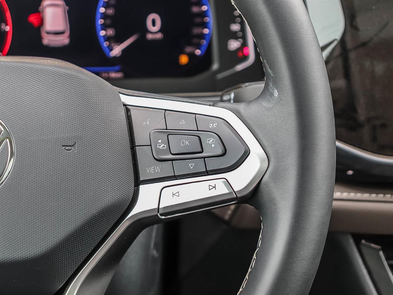 2024 Volkswagen Taos Highline Photo