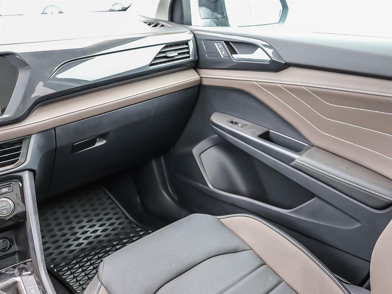 2024 Volkswagen Taos Highline Photo