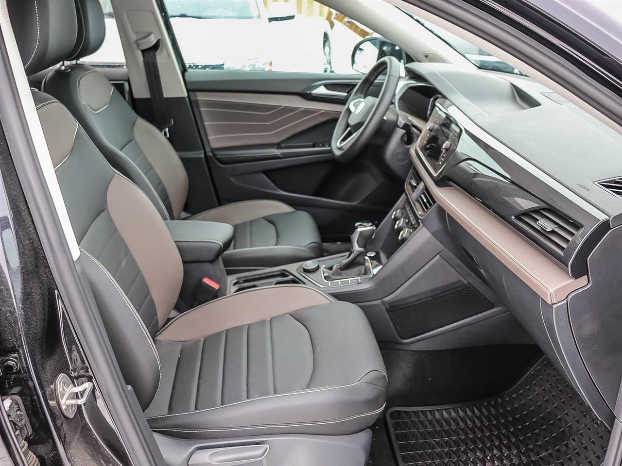 2024 Volkswagen Taos Highline Photo