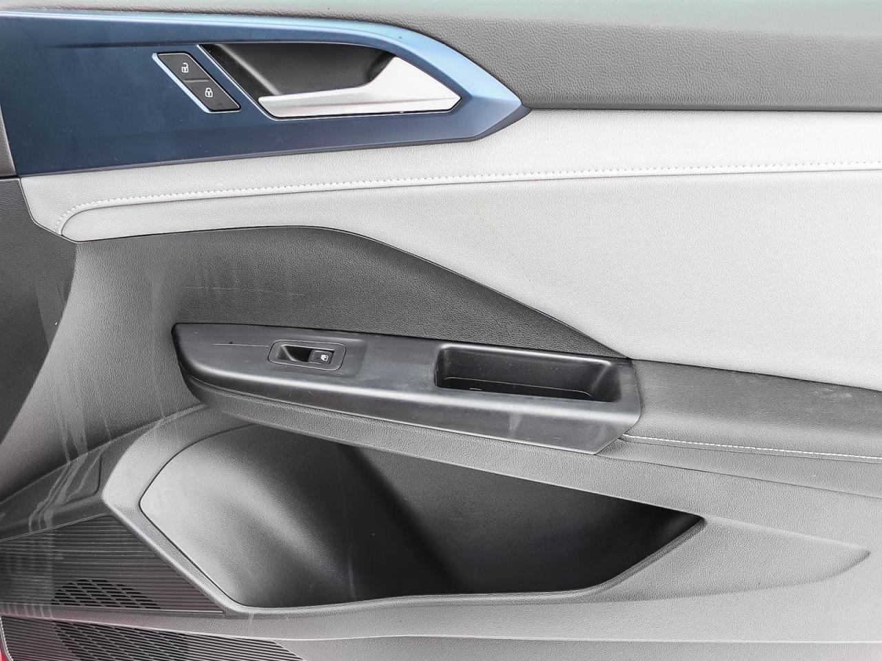 2024 Volkswagen Taos Comfortline Photo