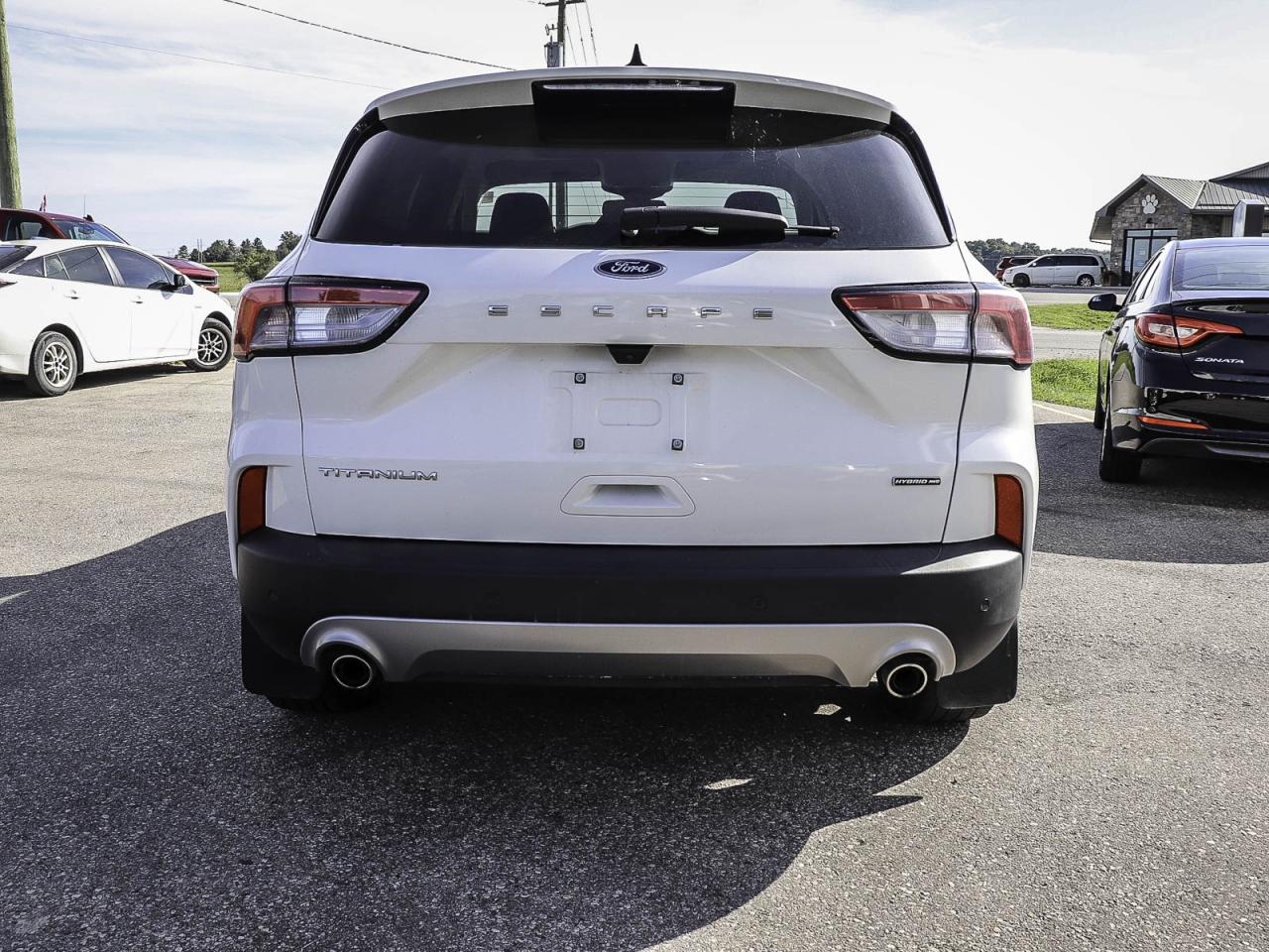 2021 Ford Escape Titanium Hybrid Photo3