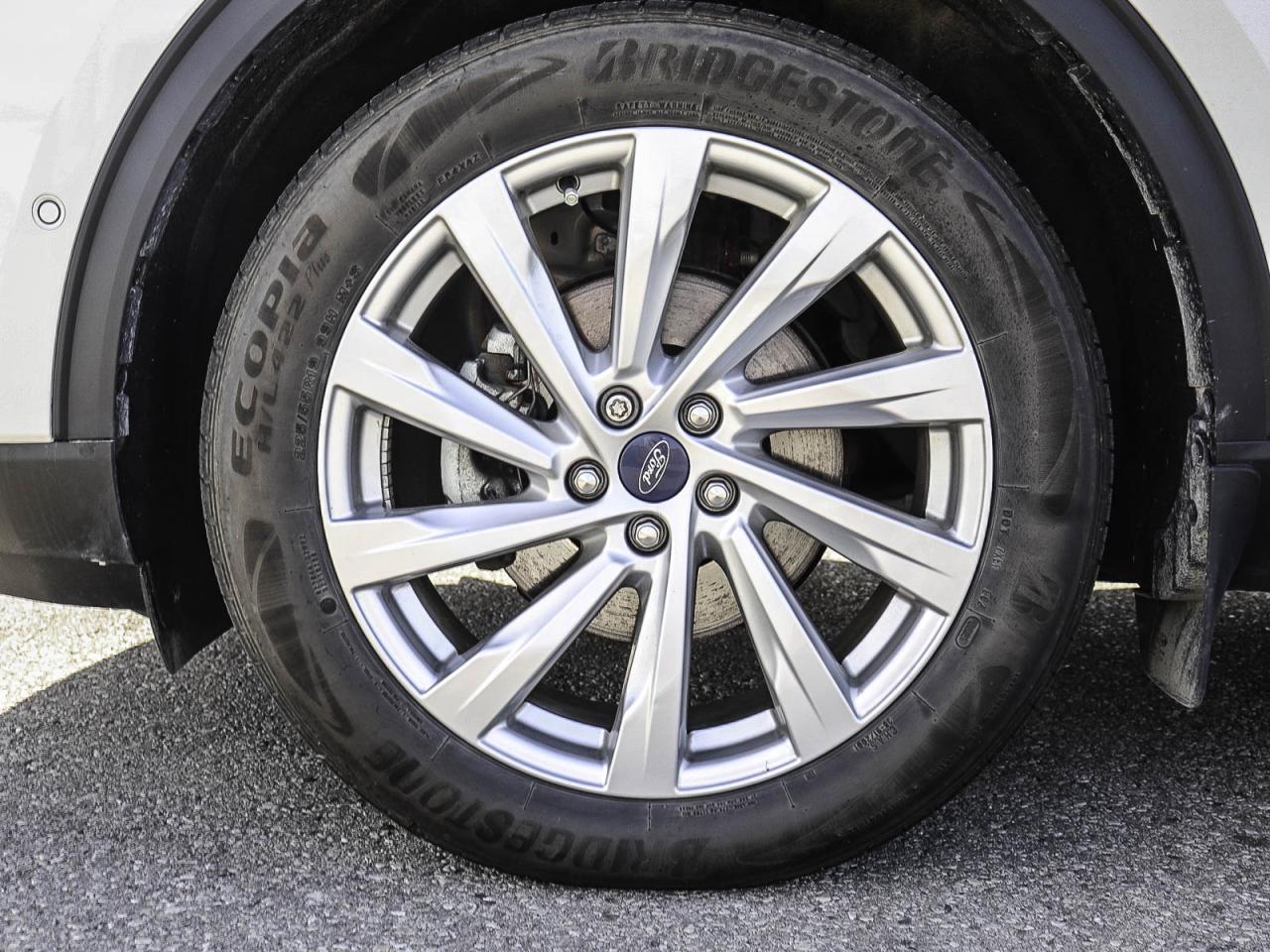 2021 Ford Escape Titanium Hybrid Photo