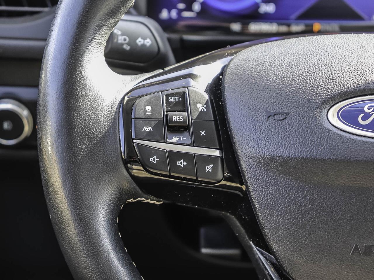 2021 Ford Escape Titanium Hybrid Photo