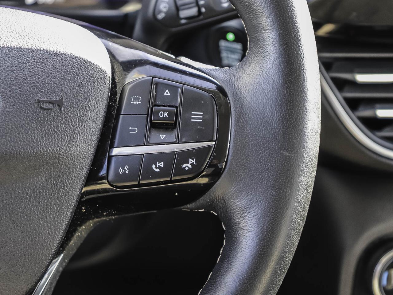 2021 Ford Escape Titanium Hybrid Photo