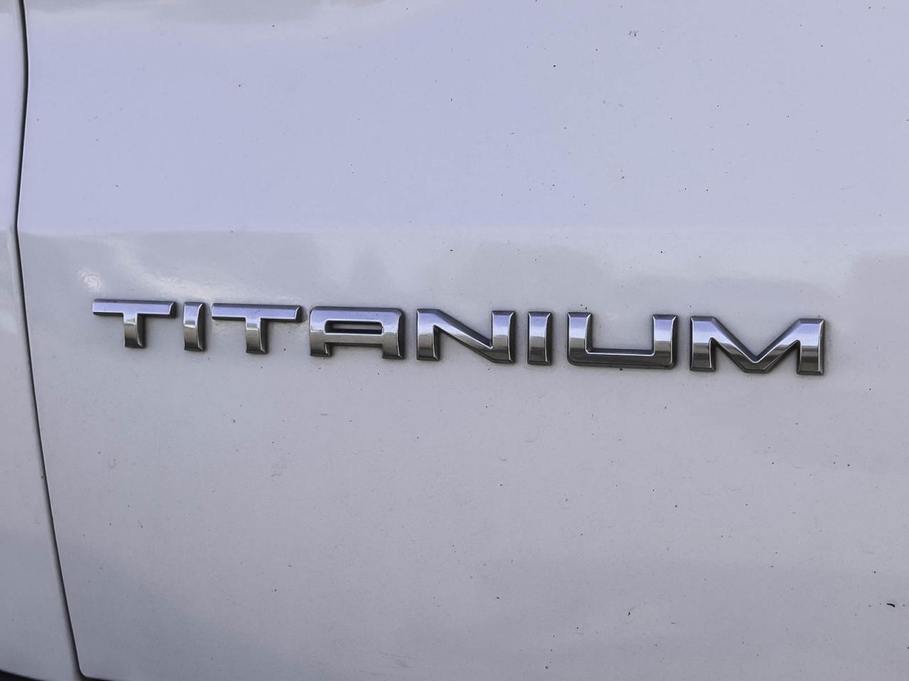 2021 Ford Escape Titanium Hybrid Photo