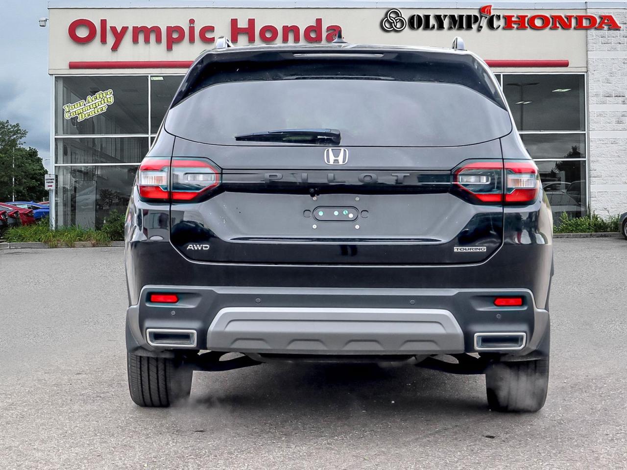 2023 Honda Pilot Touring Photo3