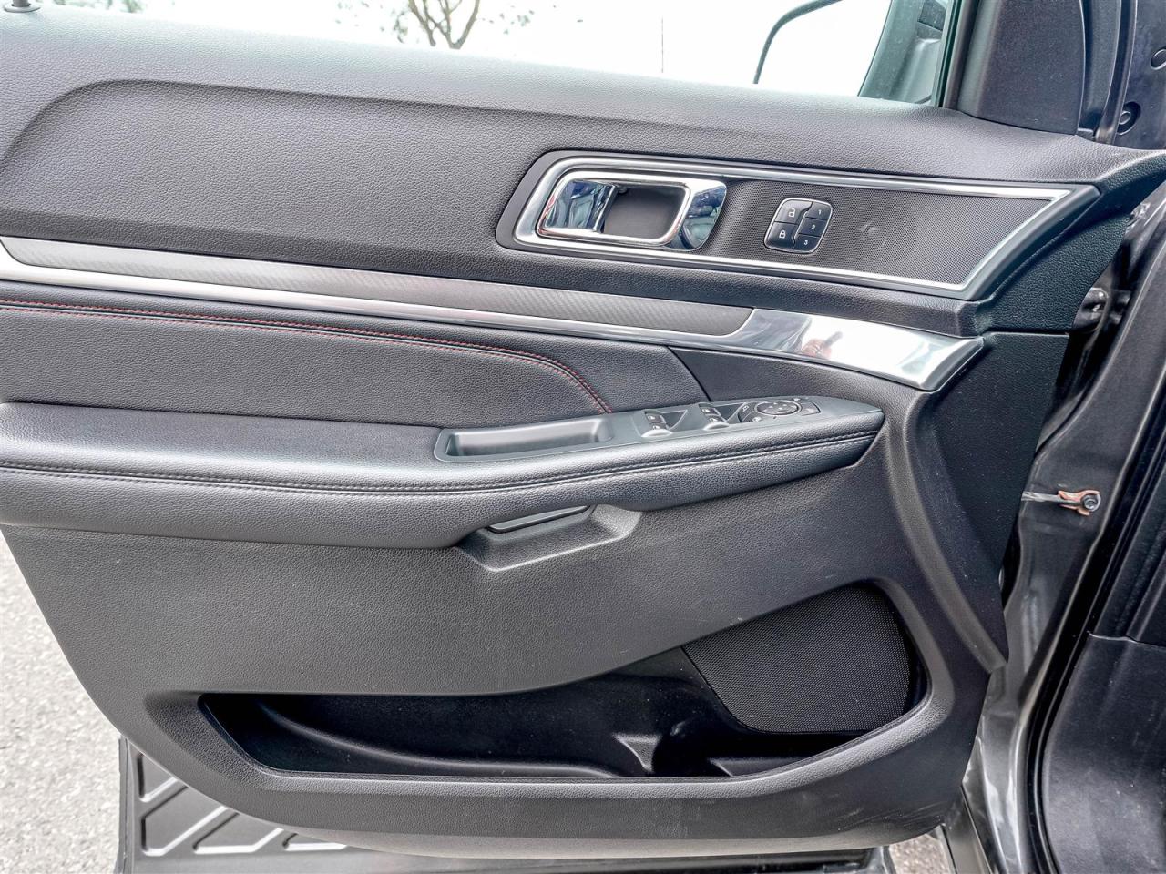 2016 Ford Explorer Sport  Photo