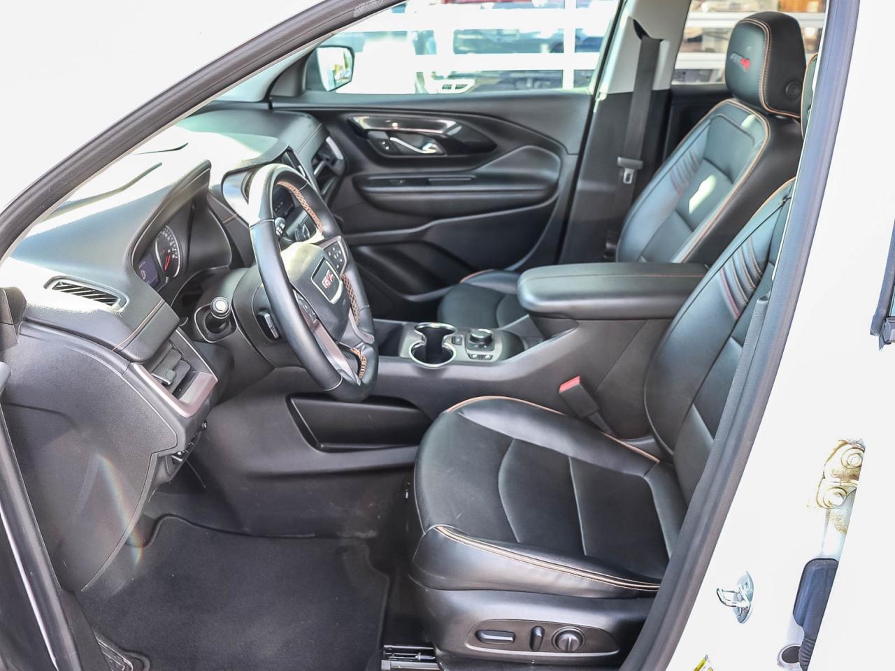 2023 GMC Terrain AT4 Photo