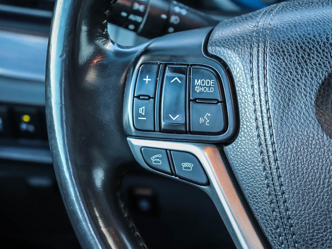 2017 Toyota Sienna XLE Photo