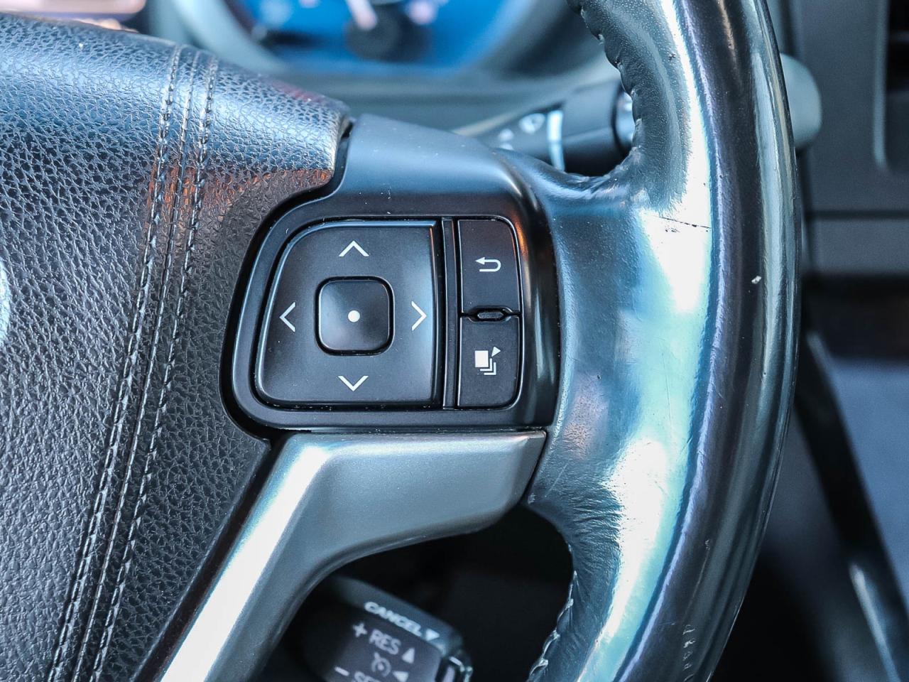 2017 Toyota Sienna XLE Photo