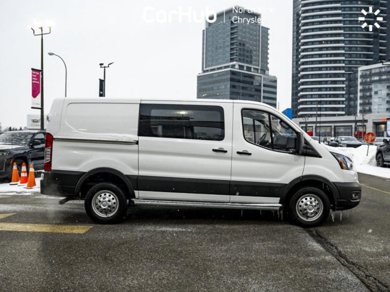 2023 Ford Transit Cargo Van T-250 130" Low Rf AWD Partition Backup Camera Photo4