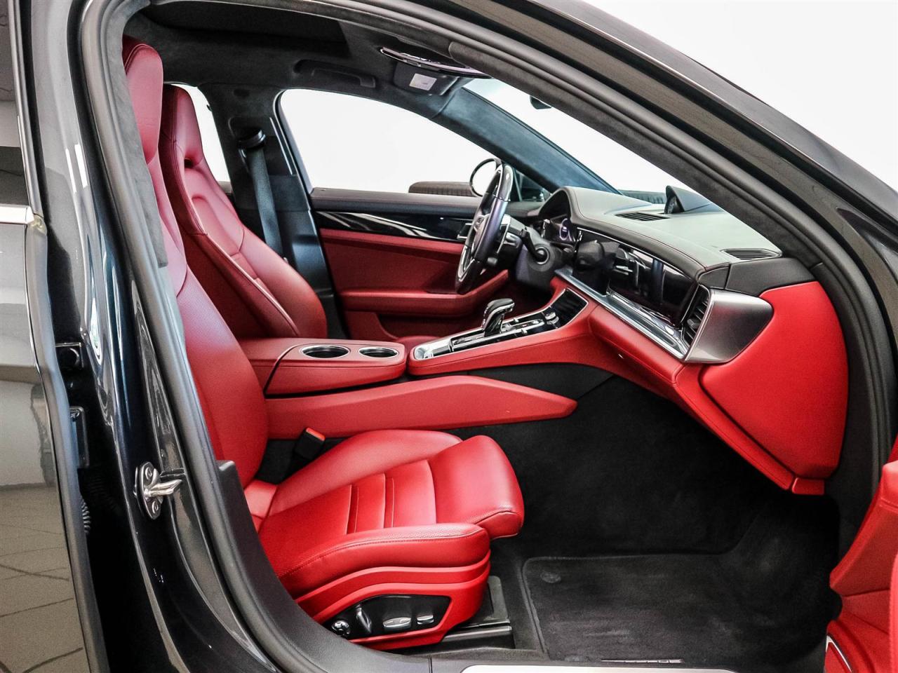 2018 Porsche Panamera Turbo Photo