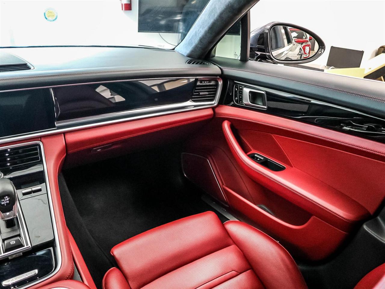 2018 Porsche Panamera Turbo Photo