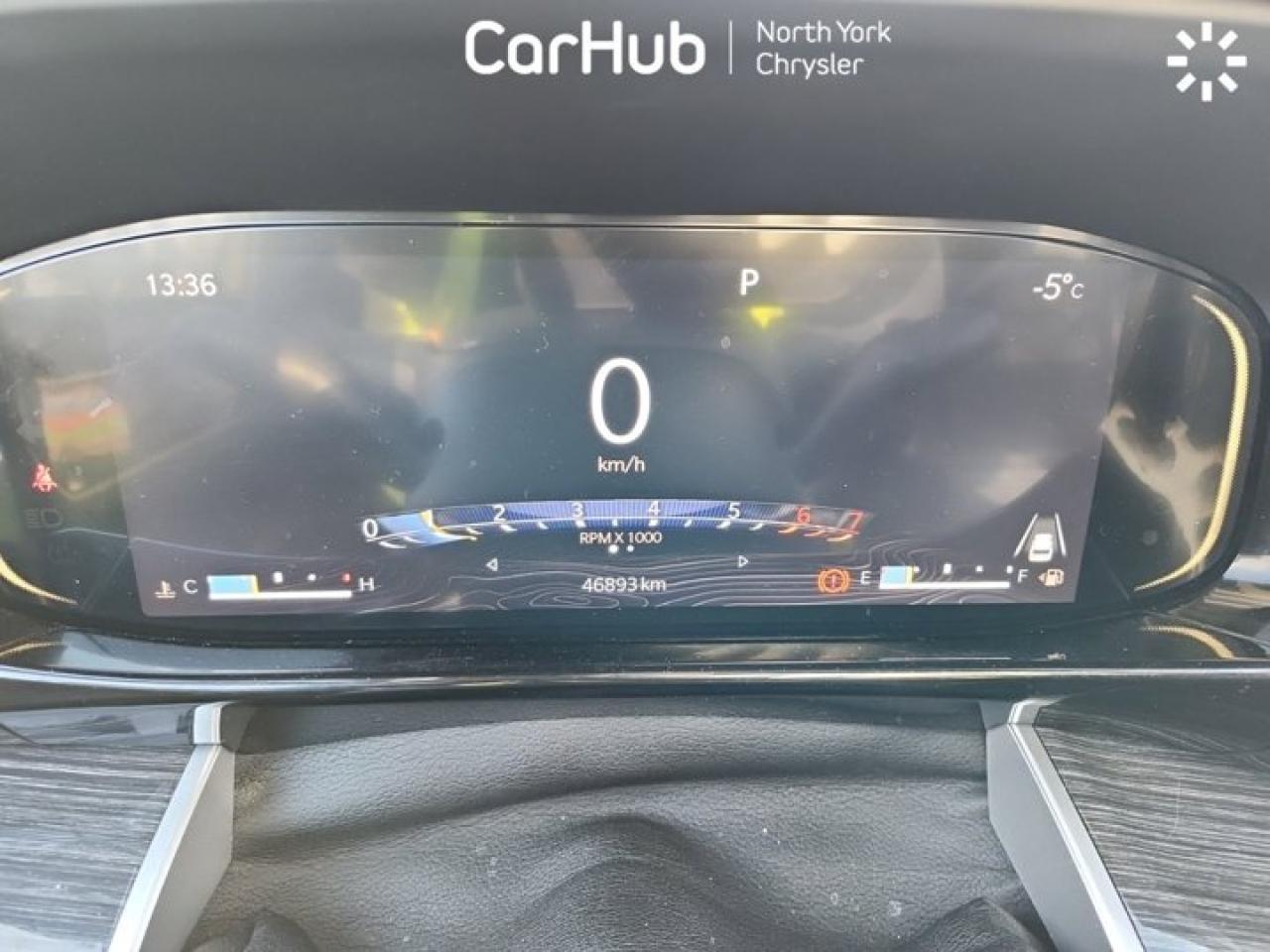 2022 Jeep Wagoneer Series II RearSeat Entertainment Group passenger interactive display Photo