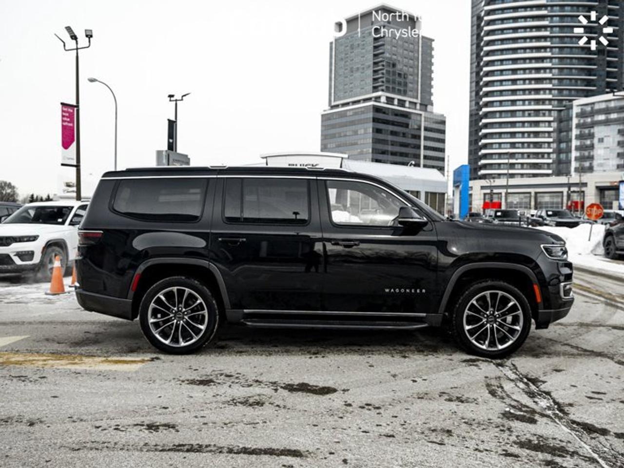 2022 Jeep Wagoneer Series II RearSeat Entertainment Group passenger interactive display Photo