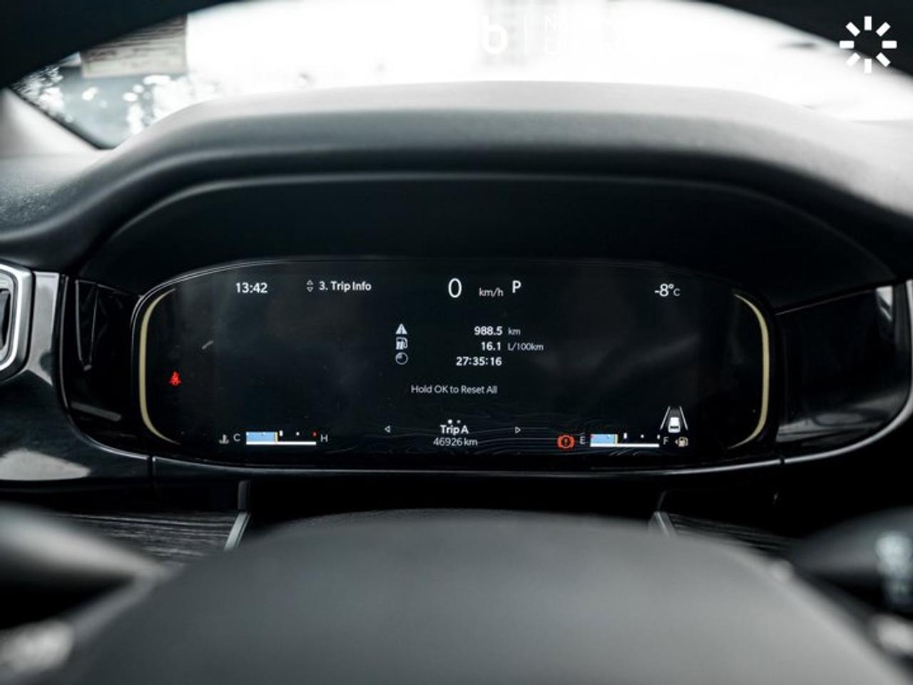 2022 Jeep Wagoneer Series II RearSeat Entertainment Group passenger interactive display Photo