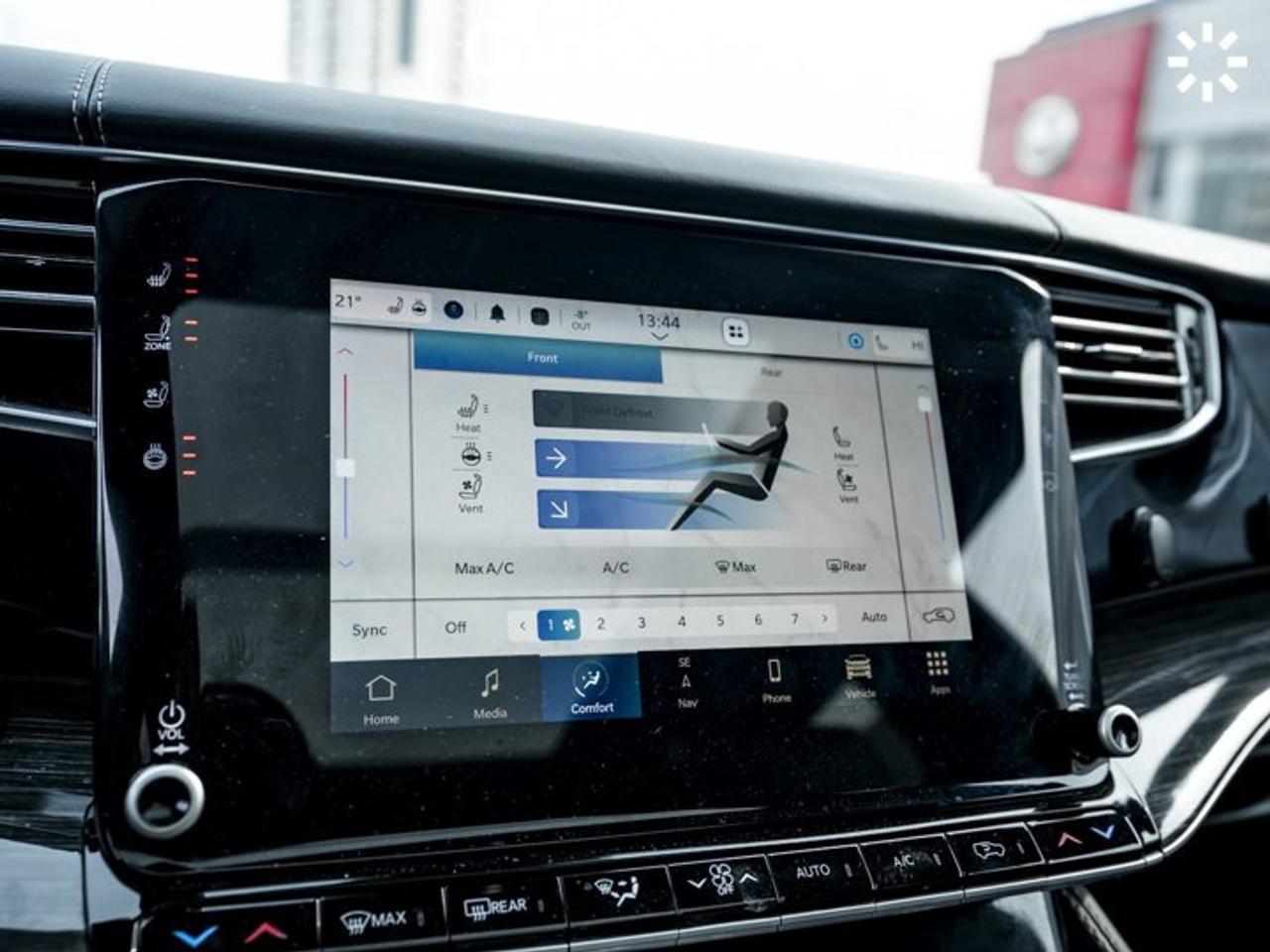 2022 Jeep Wagoneer Series II RearSeat Entertainment Group passenger interactive display Photo