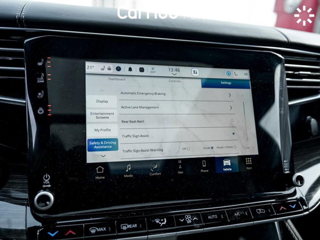 2022 Jeep Wagoneer Series II RearSeat Entertainment Group passenger interactive display Photo