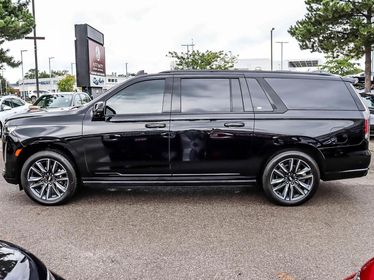 2021 Cadillac Escalade ESV Sport Platinum Photo4