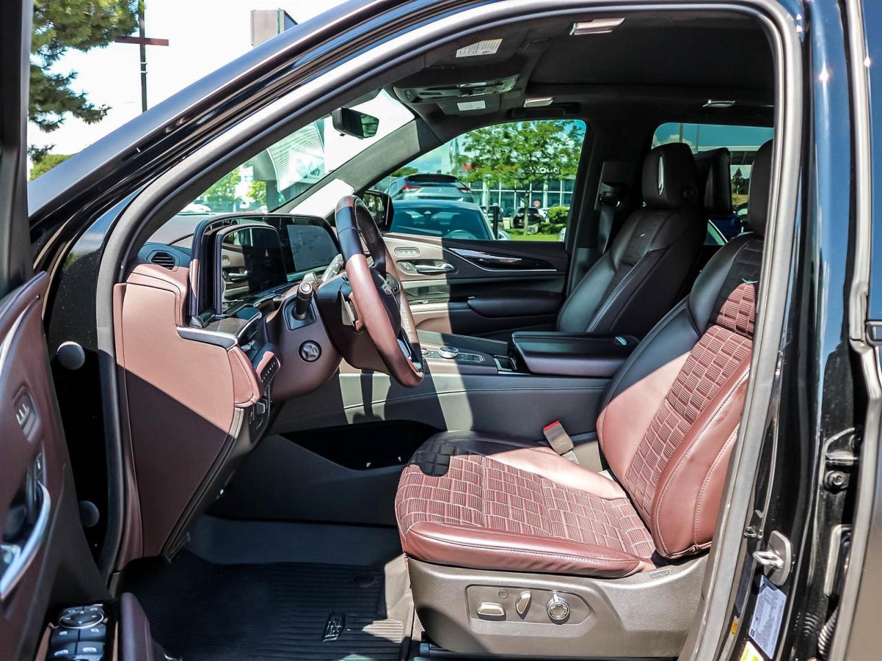 2021 Cadillac Escalade ESV Sport Platinum Photo