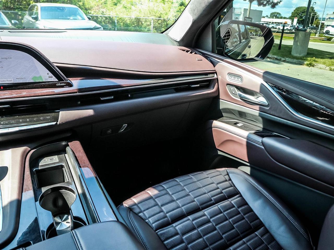 2021 Cadillac Escalade ESV Sport Platinum Photo