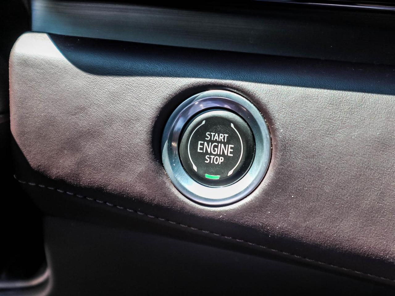 2021 Cadillac Escalade ESV Sport Platinum Photo