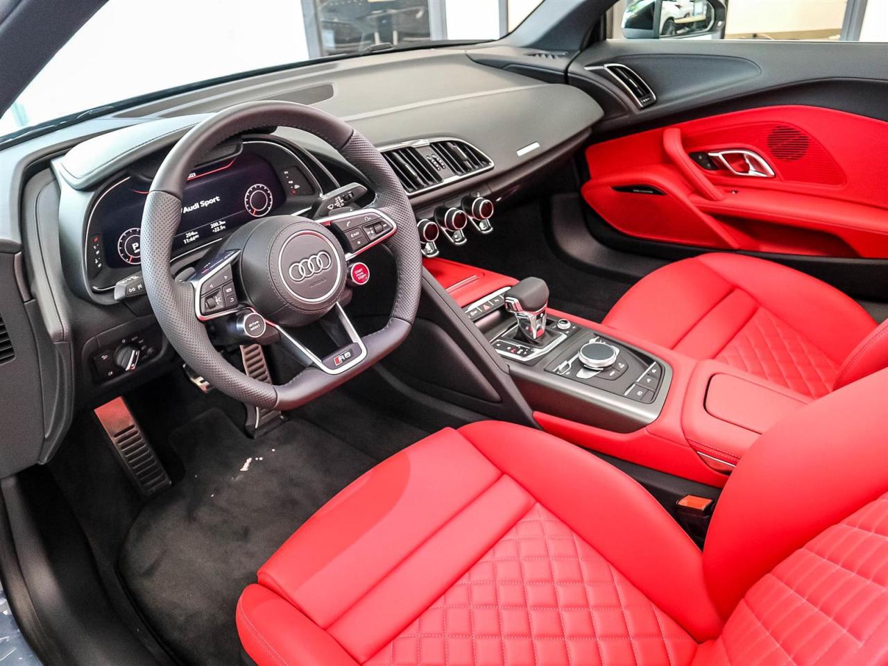 2023 Audi R8 Spyder 5.2 V10 Performance RWD 7 sp S tronic Photo