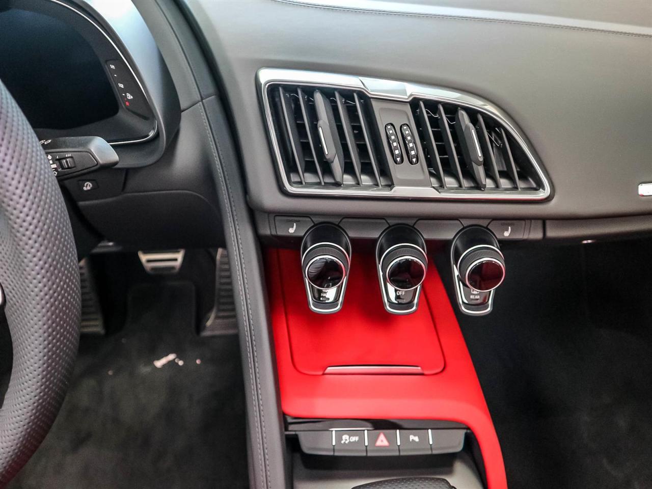 2023 Audi R8 Spyder 5.2 V10 Performance RWD 7 sp S tronic Photo