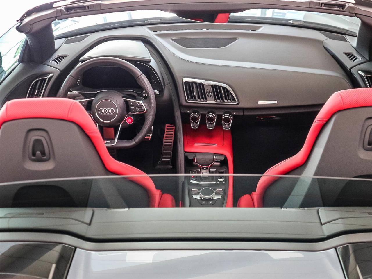 2023 Audi R8 Spyder 5.2 V10 Performance RWD 7 sp S tronic Photo