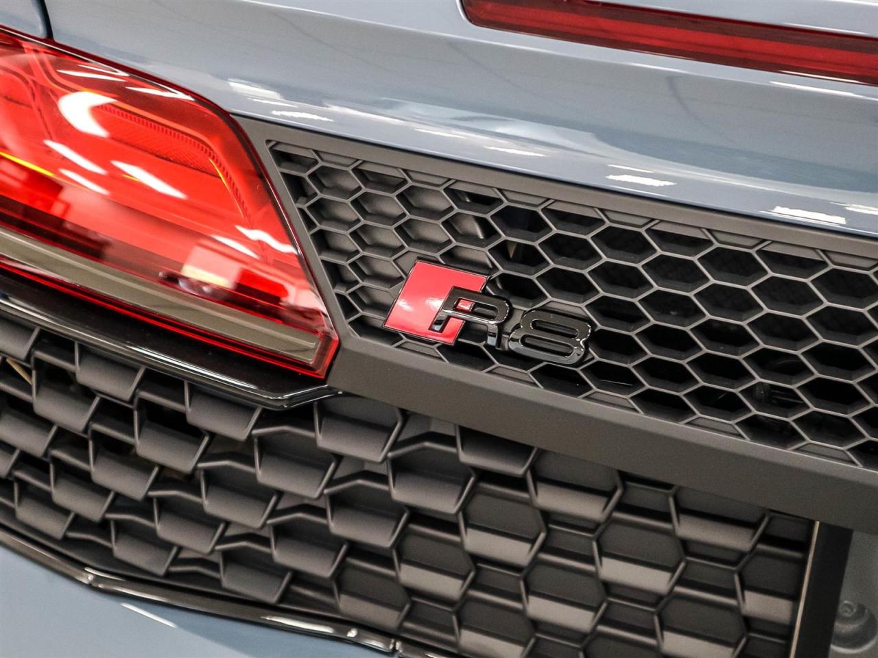 2023 Audi R8 Spyder 5.2 V10 Performance RWD 7 sp S tronic Photo