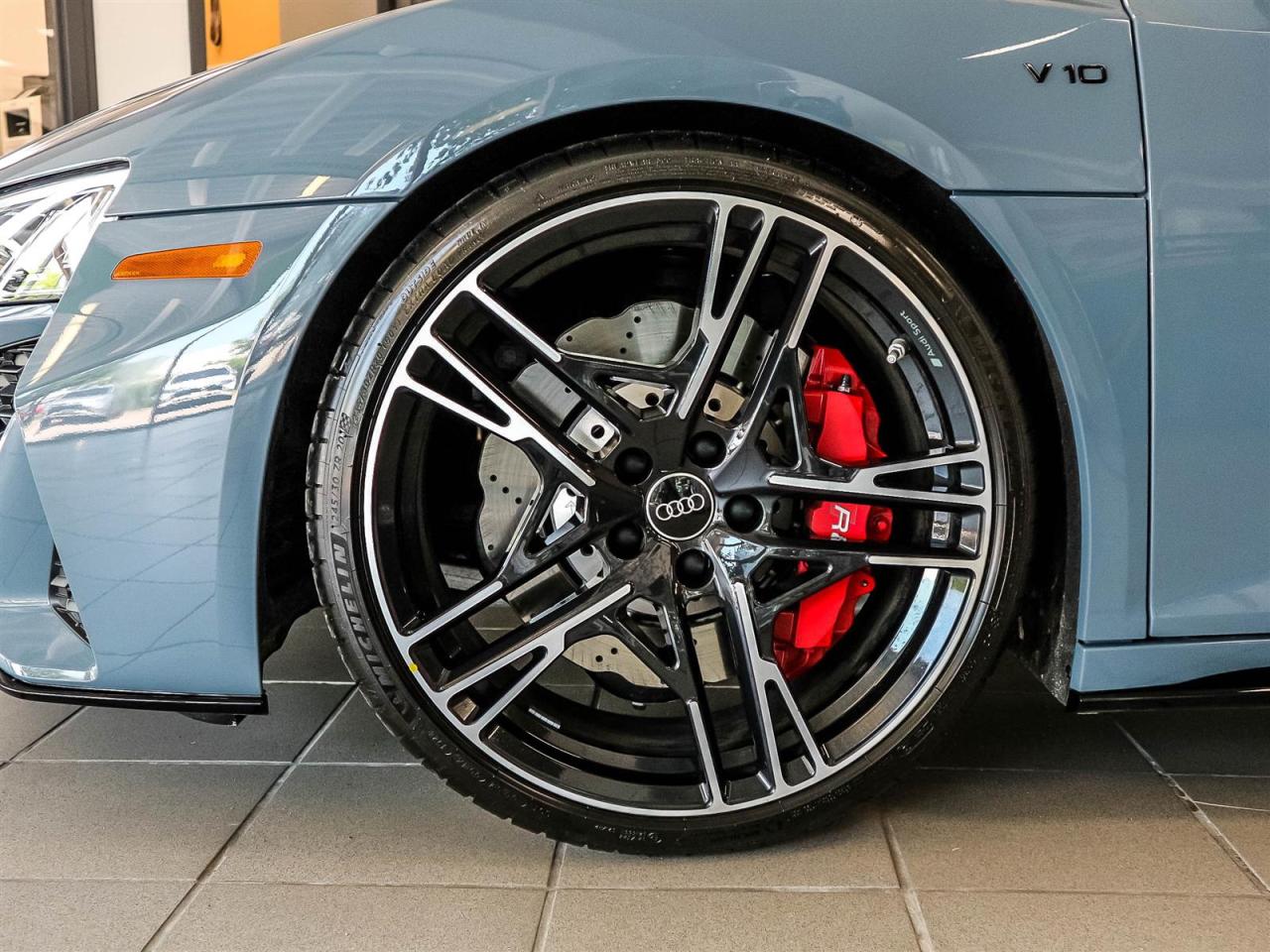 2023 Audi R8 Spyder 5.2 V10 Performance RWD 7 sp S tronic Photo